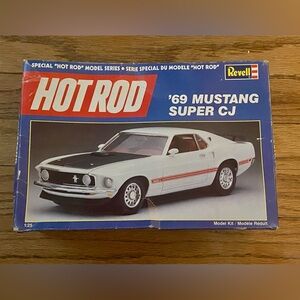 Revell '69 Mustang Super CJ Model Kit. Box in rough shape.